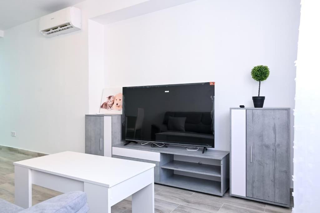 Apartamento For Acogedor Temporal De Un En Chamartin Mma322a *